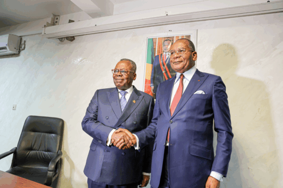 PASSATION DE SERVICE ENTRE LES MINISTRES DES RELATIONS AVEC LE PARLEMENT ENTRANT ET SORTANT