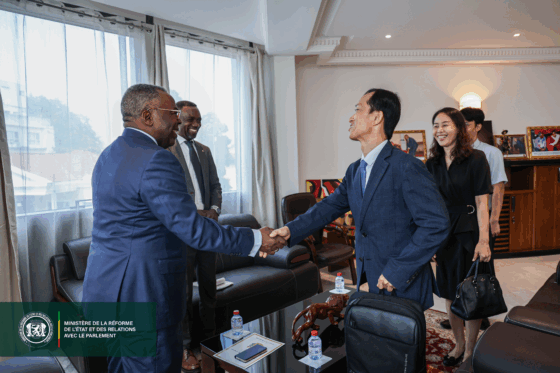 AUDIENCE DU MINISTRE LUC JOSEPH OKIO AVEC LE COORDONNATEUR NATIONAL DE L&rsquo;INTERNATIONAL YOUTH FELLOWSHIP (IYF)